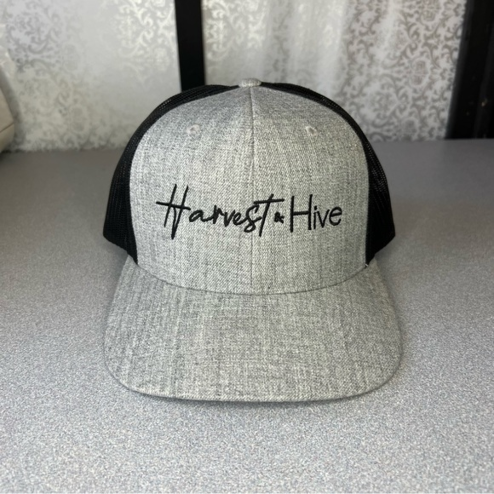 Richardson style 511 W Harvest & Hive Trucker Hat‎